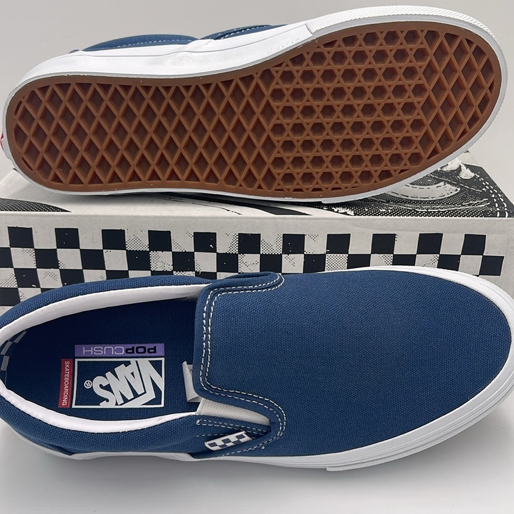 Vans WMNS Skate Slip-On Wrapped Dark Denim
VN0A5FCADDN
Sneakers - Picture 3 of 16